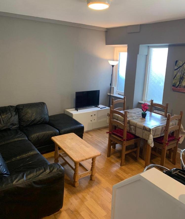 Cheap Budget Accommodation Galway Buitenkant foto