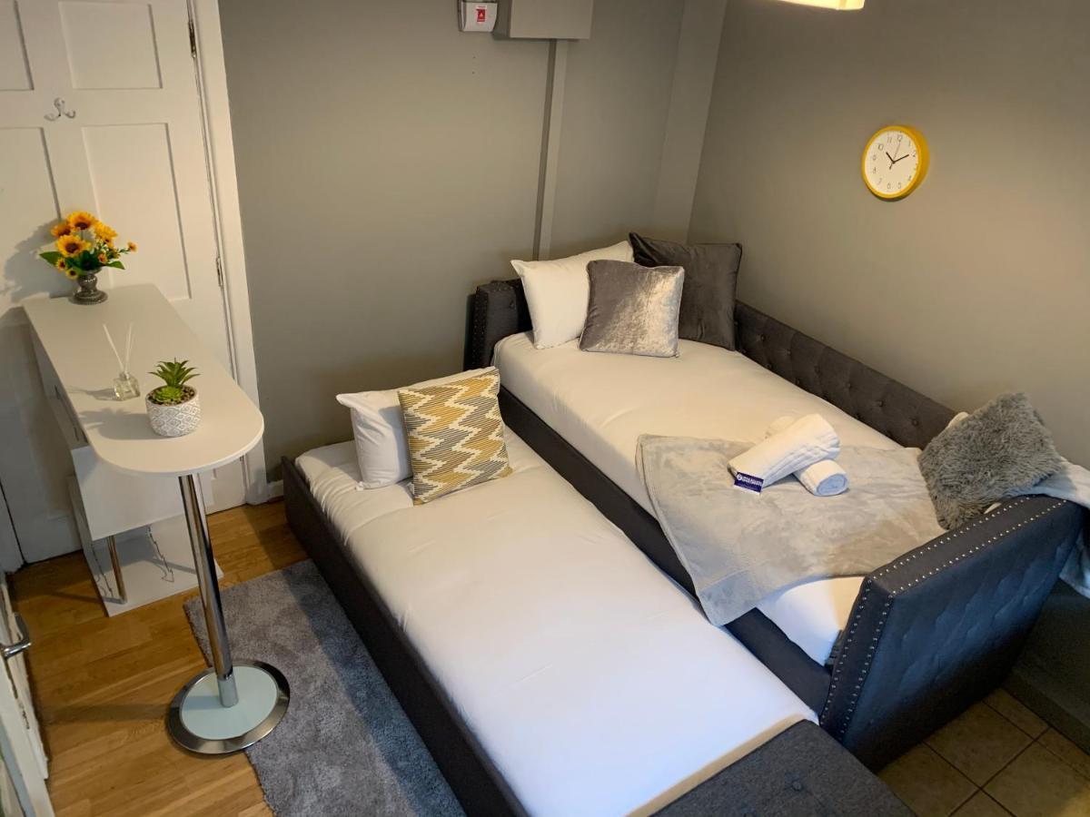 Cheap Budget Accommodation Galway Buitenkant foto